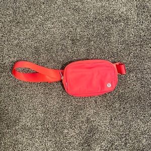 Lululemon Everywhere Belt Bag